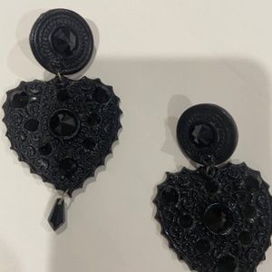 Vintage Light Weight Heart Shaped Drop Clip On  (Black)